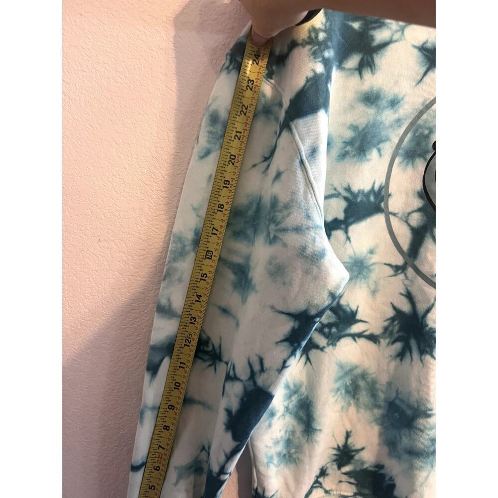Buc-ee's Sweatshirt tie dye blue size M Beaver Women men Sweater pullover - Picture 6 of 8